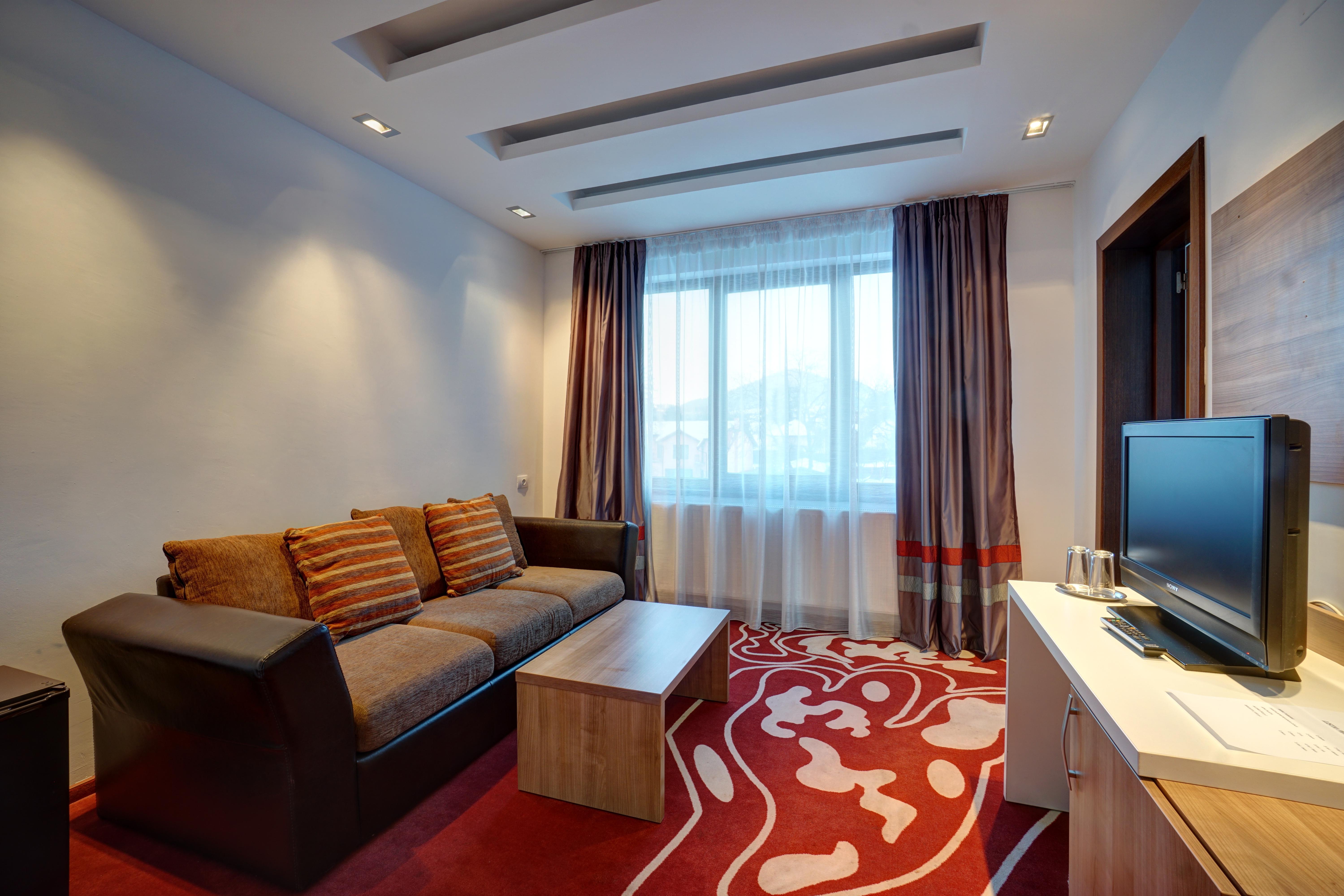Hotel Ave Lux Săcele Eksteriør bilde