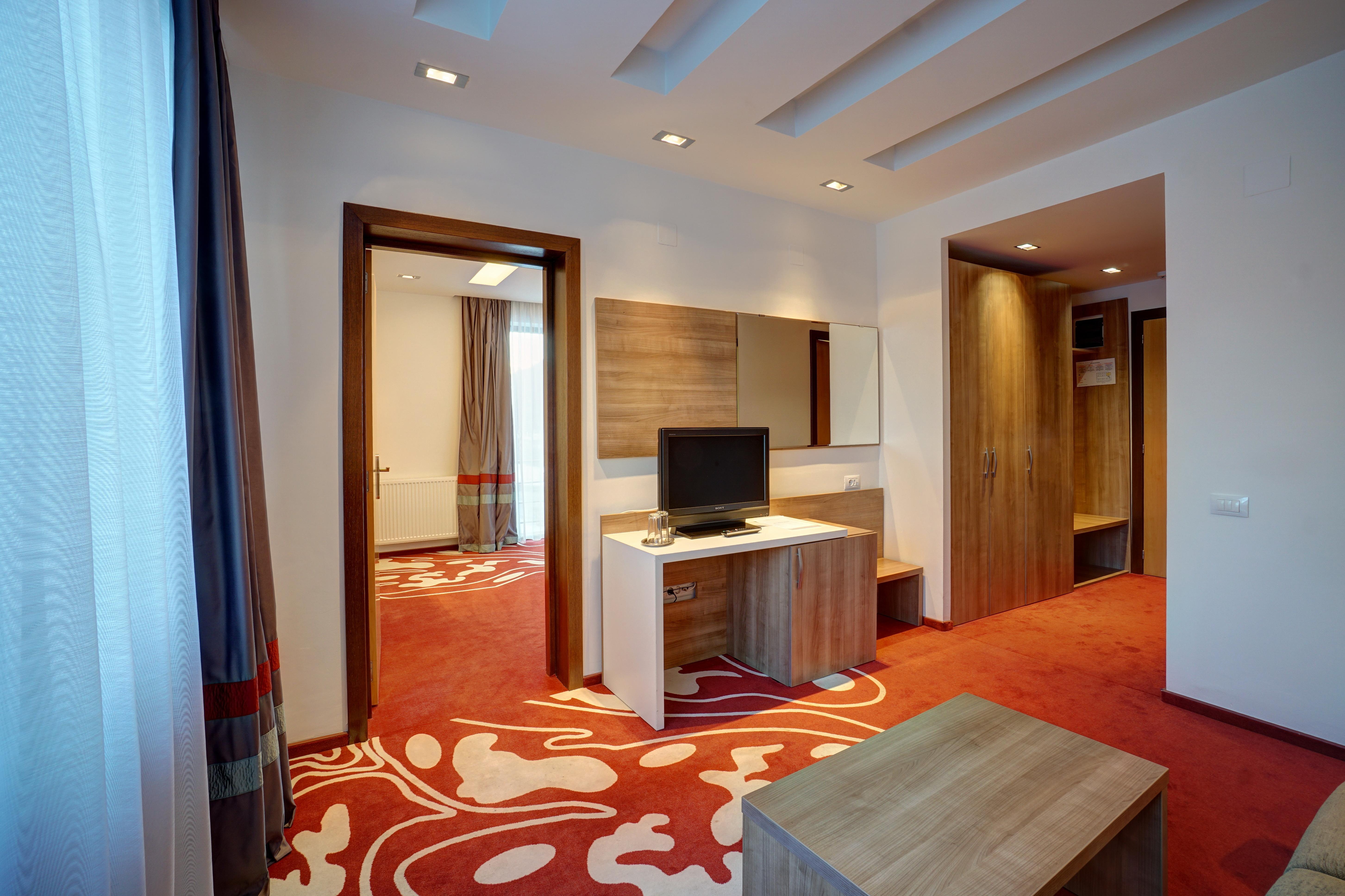 Hotel Ave Lux Săcele Eksteriør bilde