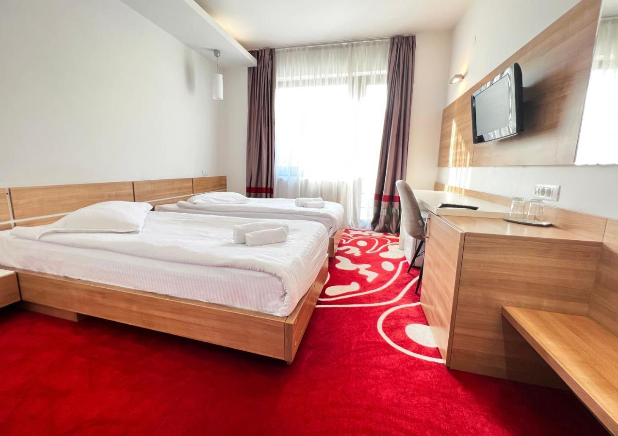 Hotel Ave Lux Săcele Eksteriør bilde