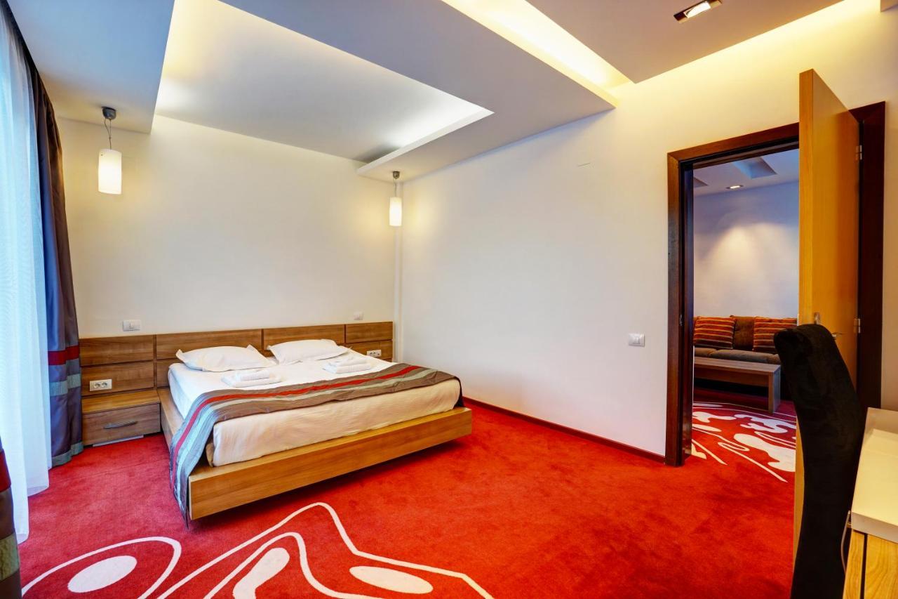 Hotel Ave Lux Săcele Eksteriør bilde