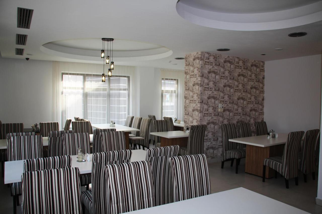 Hotel Ave Lux Săcele Eksteriør bilde