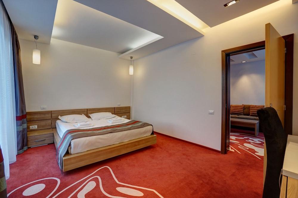 Hotel Ave Lux Săcele Eksteriør bilde