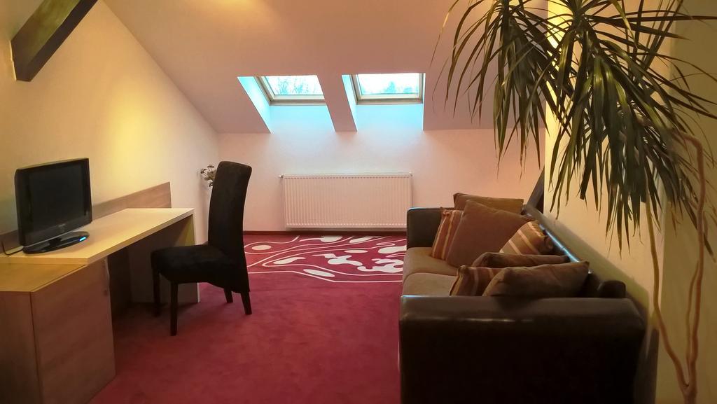 Hotel Ave Lux Săcele Eksteriør bilde
