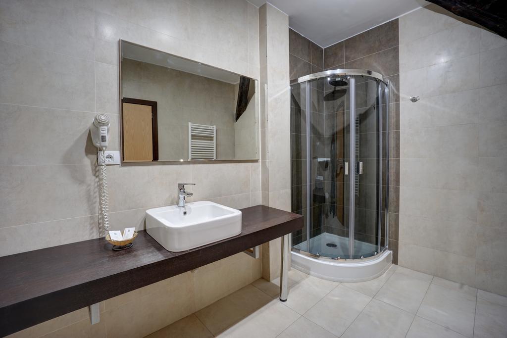 Hotel Ave Lux Săcele Eksteriør bilde