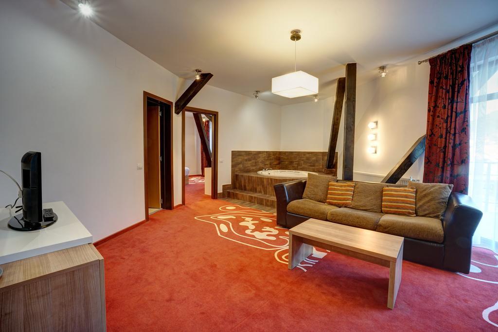 Hotel Ave Lux Săcele Eksteriør bilde